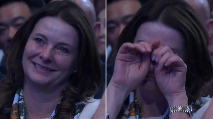 Gillian Keegan cries during Rishi Sunak's Tory conference speech_1.mp4