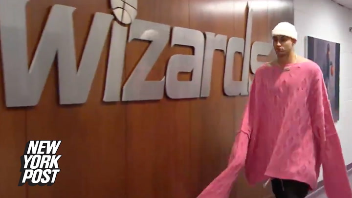 LeBron James, NBA stars troll Kyle Kuzma over huge pink sweater