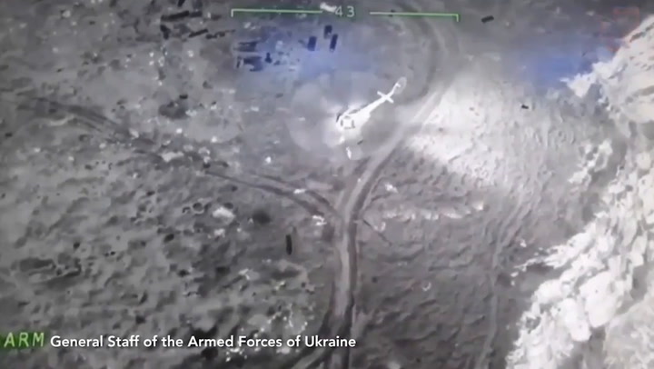 Snake Island'da Ukrayna insansız hava aracıyla yapılan saldırıda Rus helikopteri havaya uçtu - Dünya Haberleri