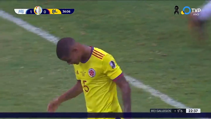 Sufre la Selección contra Colombia. Palo y travesaño a lo 36 minutos.