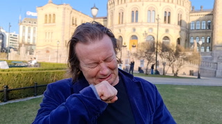 Video: «Charter-Svein» gråtkvalt etter demonstrasjon