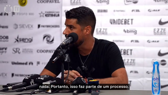 António Oliveira, após vitória em amistoso: "O caminho é longo"