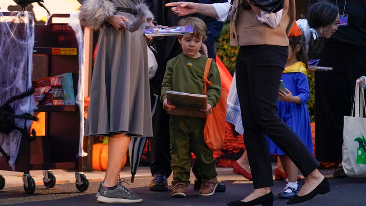Antony Blinken’s son appears to dress up as Zelensky for Halloween