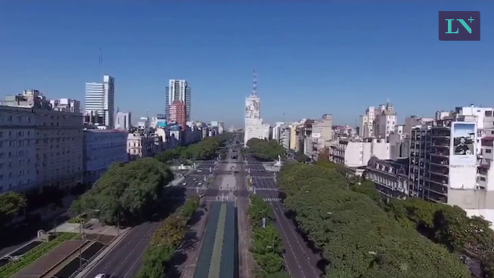 Cómo se vive el paro en la Avenida 9 de Julio, visto desde el drone de LA NACION