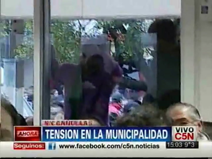 Vecinos protestan en la municipalidad de Cañuelas (C5N)