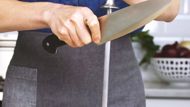 How to Properly Sharpen Kitchen Knives Using a Sharpening Steel – Chefs'  Toys