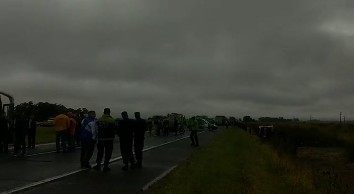 Volcó un ómnibus en Ruta 2, camino a Mar del Plata: hay 15 heridos
