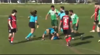 Cobarde agresión a una mujer árbitro de un futbolista en Tres Arroyos