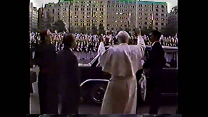 Juan Pablo II y Pinochet, juntos en el balcón de La Moneda, en 1987