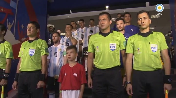 Argentina-Francia: el momento del canto del himno argentino - Fuente: Televisión Pública