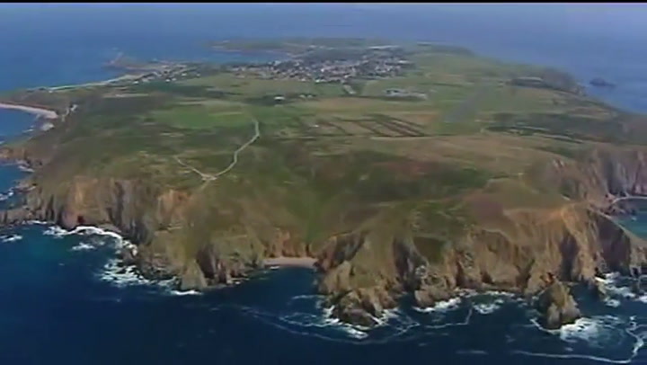 Así es la isla donde el avión de Sala desapareció de los radares - Fuente: YouTube