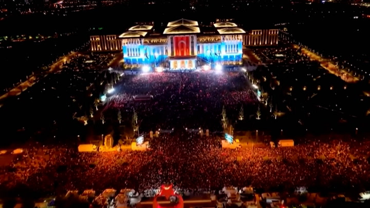 Thousands gather outside Turkish presidential palace after Erdoğan re-elected