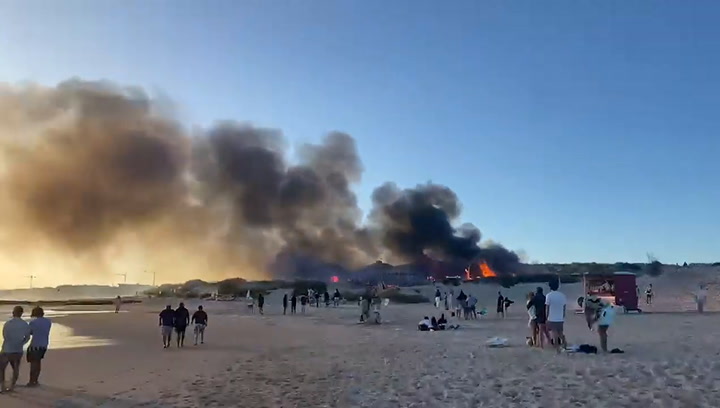Impresionantes imágenes del incendio en La Susana, en Punta del Este