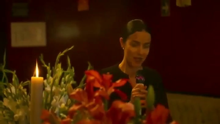 La casa de las flores: el discurso de Paulina en el funeral de Roberta - Fuente: Youtube