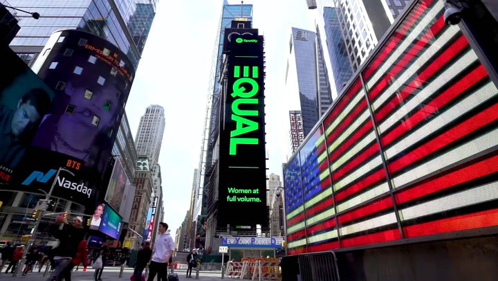 De Arequito a Nueva York': La Sole se emocionó al ver si imagen en el Times Square