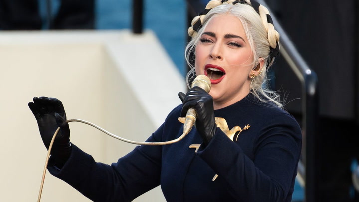 Se Lady Gagas nationalsång på Bidens installation