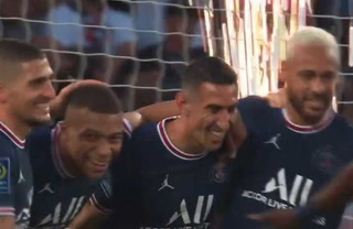 El PSG goleó 5-0 al Metz en una noche emotiva