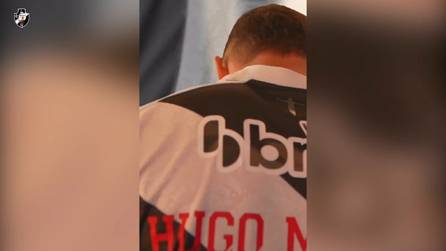 Vasco acerta a contratação de Hugo Moura; veja recado do volante
