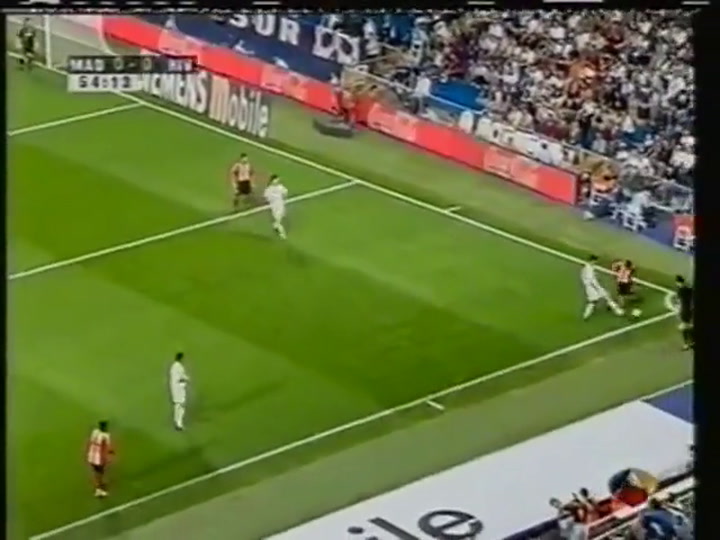 Santiago Solari y Lucho González marcaron dos golazos en el duelo de 2003 - Fuente: YouTube