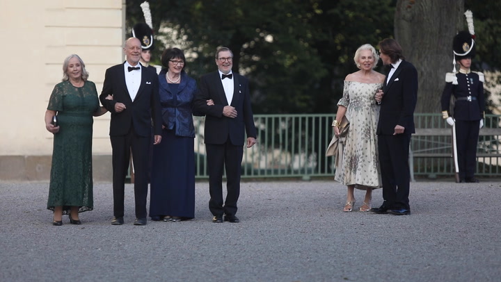 GLAMEXTRA: Partykvällen på Drottningholm – här anländer kungliga gästerna till stora firandet!