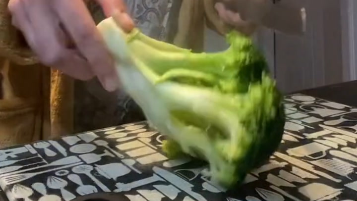 Woman's genius broccoli hack sparks debate as she gets rid of 'best part'