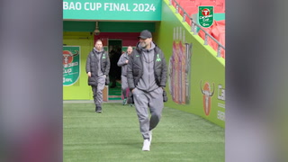 Carabao Cup: Klopp and Liverpool stars inspect pitch ahead of final