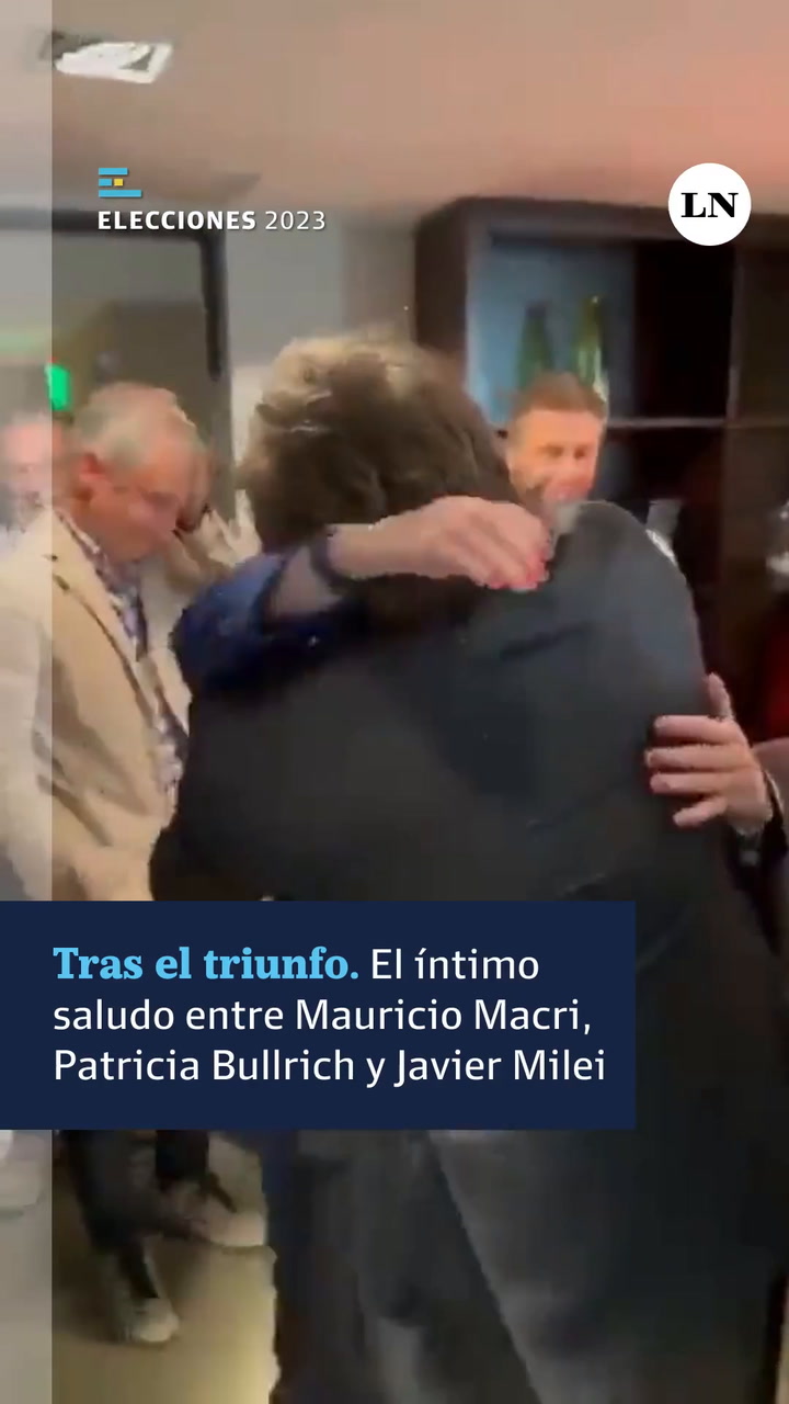 'Gracias Por Tanta Grandeza'. En Una De Las Habitaciones Del Hotel Libertador, Javier Milei, Presidente Electo, Se Abrazó Con Mauricio Macri Y Patricia Bullrich.