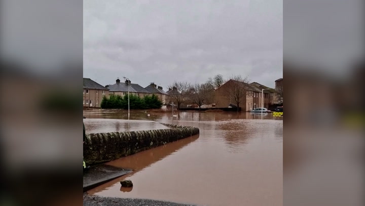 Storm Gerrit: Street in Scottish town submerged by flooding