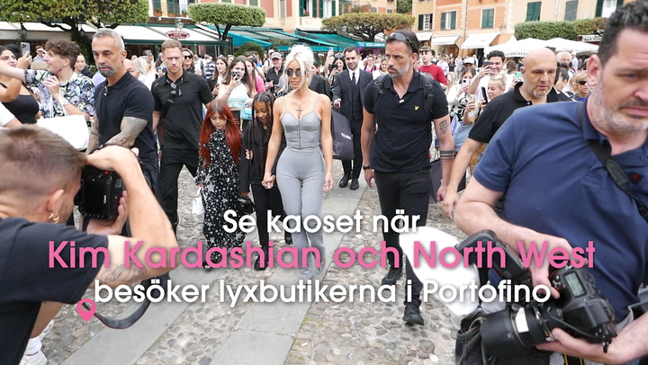 Se kaoset när Kim Kardashian och dottern North besöker lyxbutikerna i Portofino