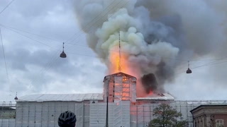 Copenhagen: Spire collapses as fire engulfs stock exchange building