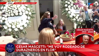 Sandra Mihanovich cantó en el funeral de César Mascetti