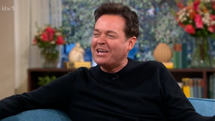 Stephen Mulhern addresses Josie Gibson relationship rumours on This Morning.mp4