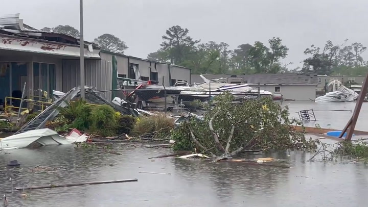 Tornado e inundaciones  (X @aaronjayjack) en Slidell, Luisiana, Estados Unidos
