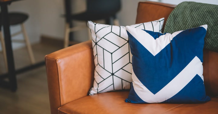 How to Decorate With Throw Pillows According to Experts