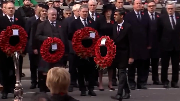 Rishi Sunak pays tribute to fallen soldiers at the Cenotaph on Remembrance Sunday