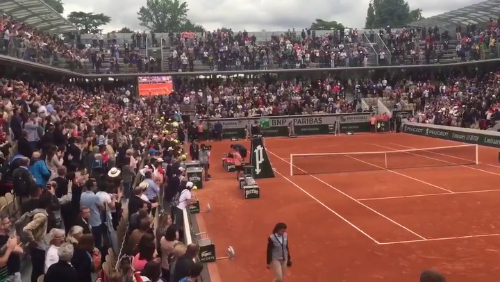 La ovación a Del Potro tras haber jugado un partidazo en Roland Garros - Crédito: @DavidRamirezPO