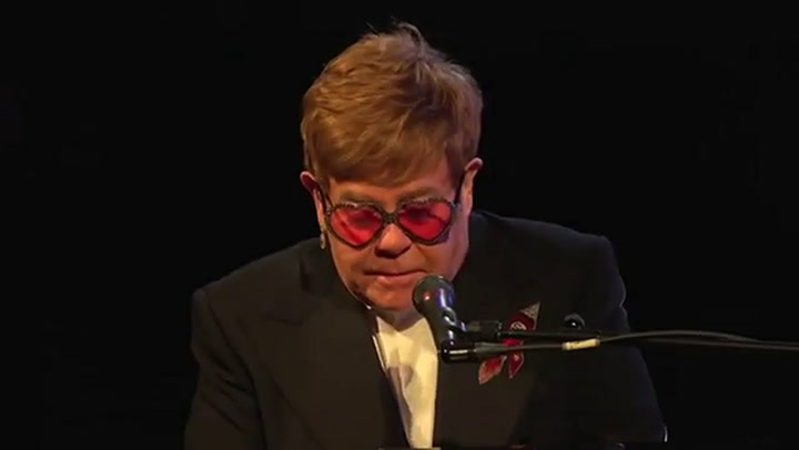 Elton John y Taron Egerton tocaron en vivo en la fiesta posterior al estreno - Fuente: YouTube