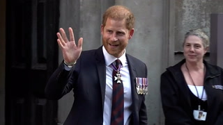 Harry greets fans after Invictus anniversary at St Paul’s Cathedral