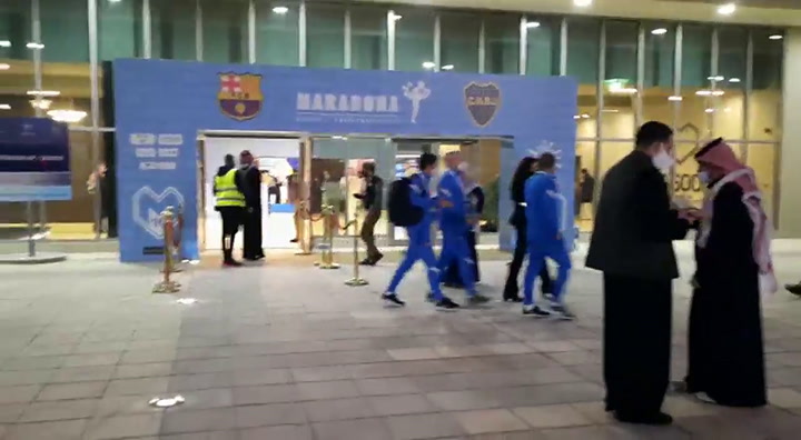 El ingreso al estadio Mrsool Park para ver Boca vs Barcelona