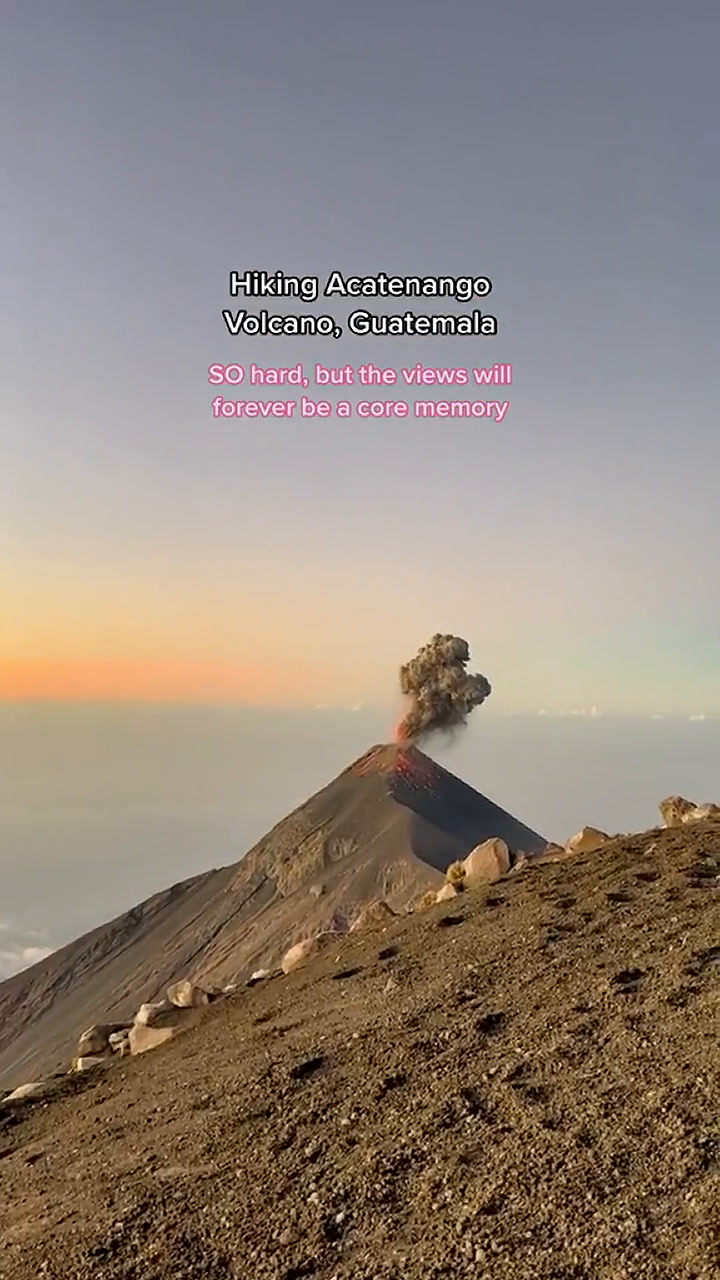 Una viajera disfrutó del paseo a pie en el volcán Acatenango, en Guatemala