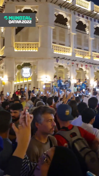 Mundial de Qatar 2022. Los hinchas argentinos hicieron un banderazo para apoyar a la Scaloneta