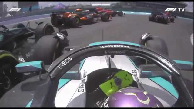 La polémica maniobra de Hamilton que generó un choque múltiple en la F1