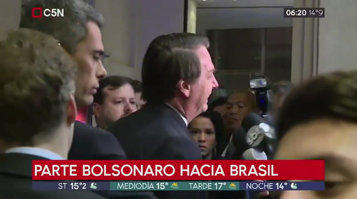 Bolsonaro, antes de partir a Brasil: 'Dimos un primer paso para avanzar en una moneda única'