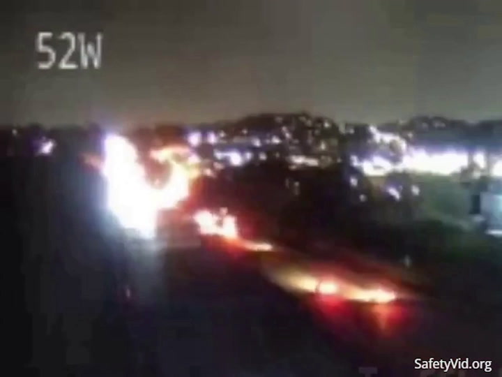 Cinco muertos tras estrellarse un avión pequeño junto a una autopista de Nashville 2