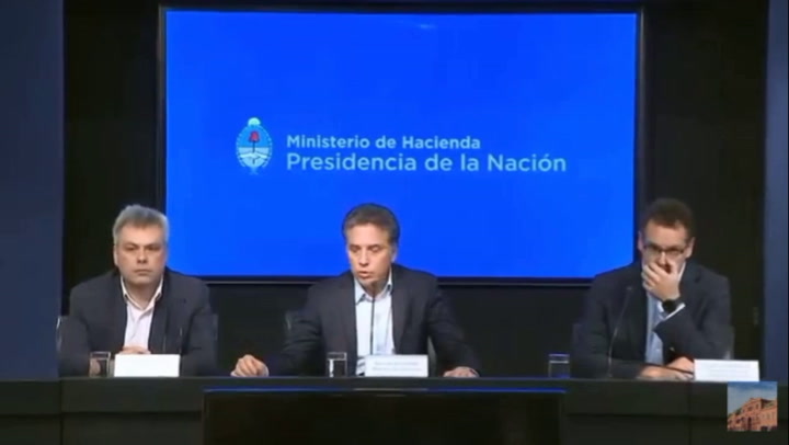 Tras el anuncio de Macri por el pedido de auxilio al FMI, habló Dujovne - Fuente: YouTube