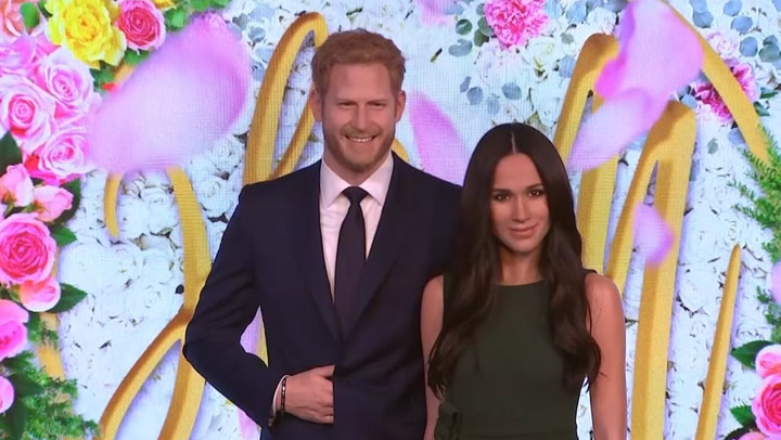 Meghan and Harry Live Figure Stunt | Time
