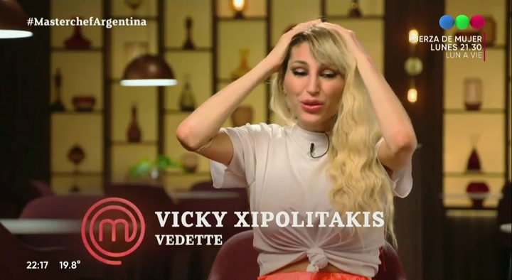 El excéntrico look que eligió Vicky Xipolitakis para MasterChef Celebrity - Fuente: Telefe