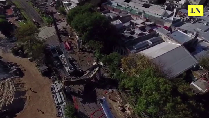 Así se ve el derrumbe de las obras en construcción del San Martín, desde el drone de LA NACION
