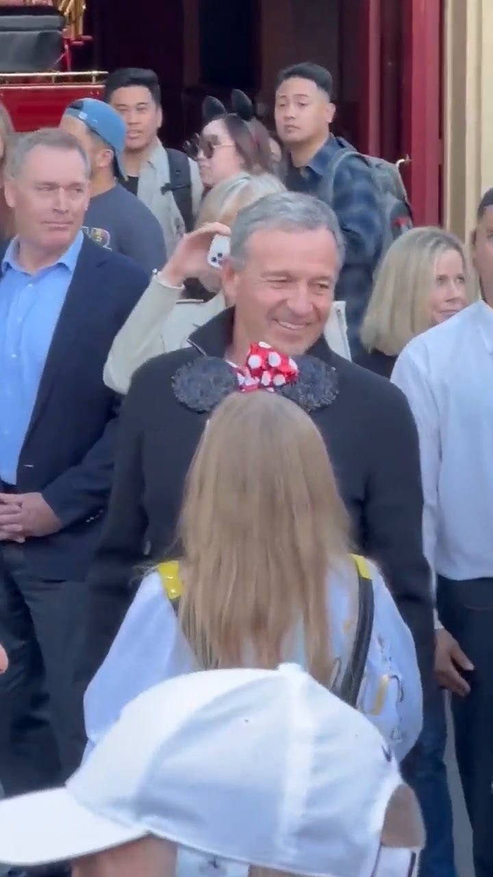 El Consejero Delegado de Disney, Bob Iger, vista Disneyland