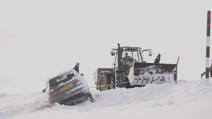 Car gets stuck in deep snow as Storm Arwen hits Yorkshire